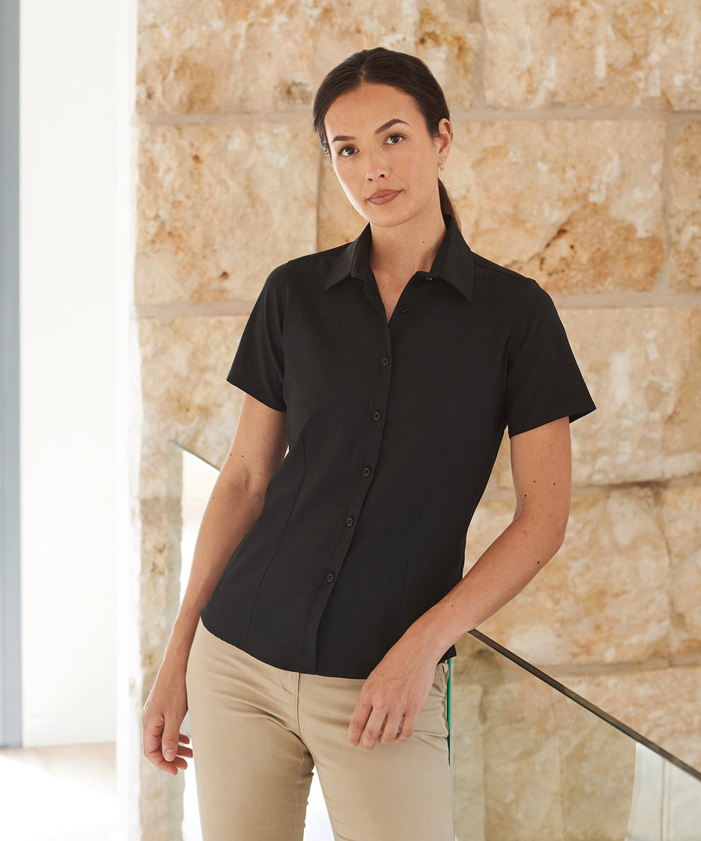 Women's wicking antibacterial short sleeve shirt — lifestyle