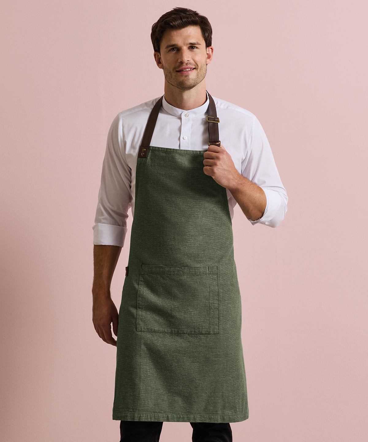Annex Oxford bib apron — lifestyle
