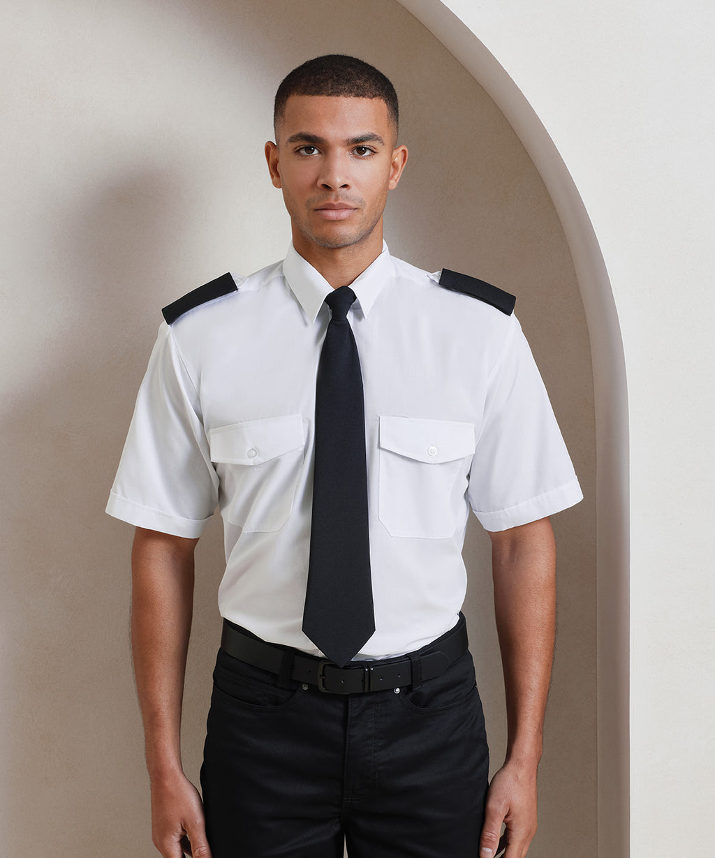 Short sleeve pilot shirt — lifestyle
