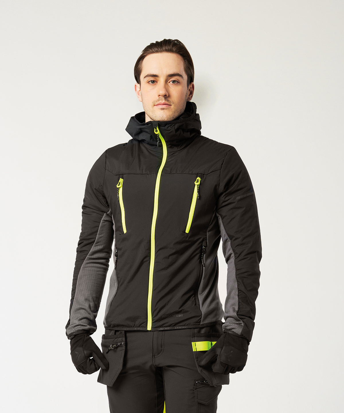 EV4 Insulated hybrid jacket (EV470) — lifestyle