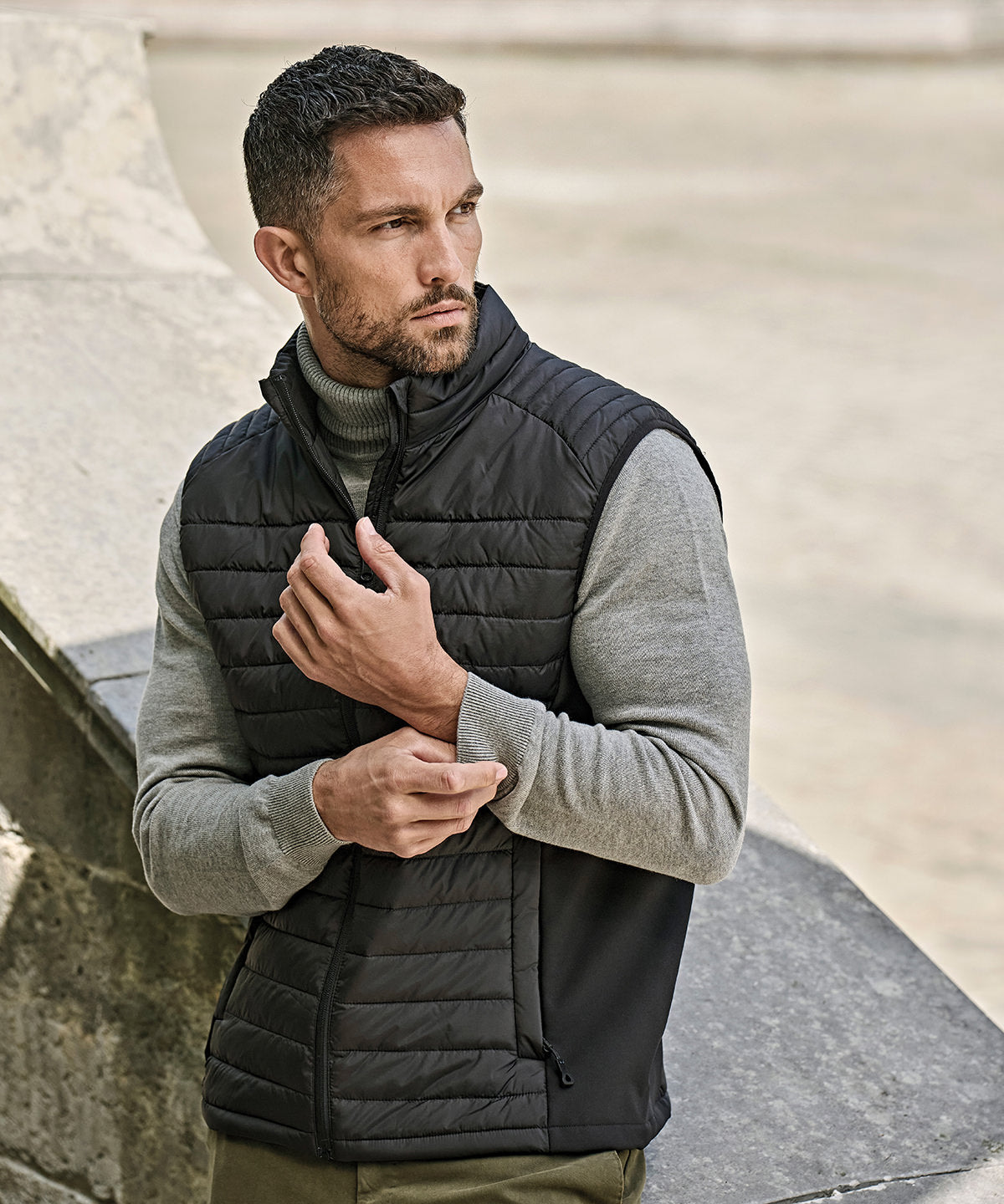 Crossover bodywarmer (9624) — lifestyle