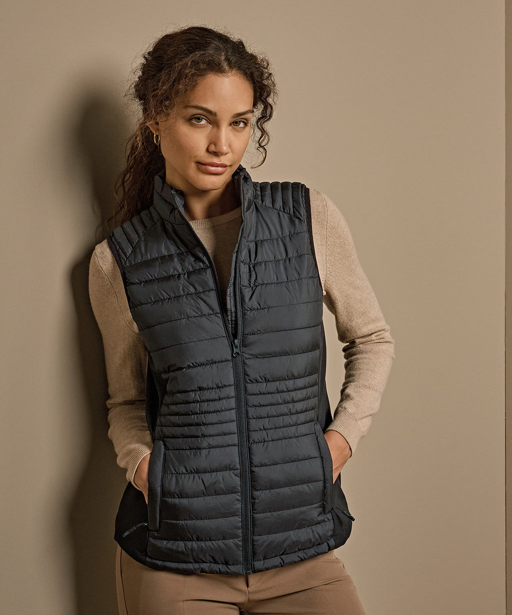 Women’s crossover bodywarmer (9625) — lifestyle